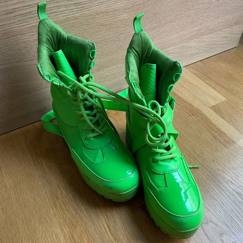 Boots - Picture 2 of 6